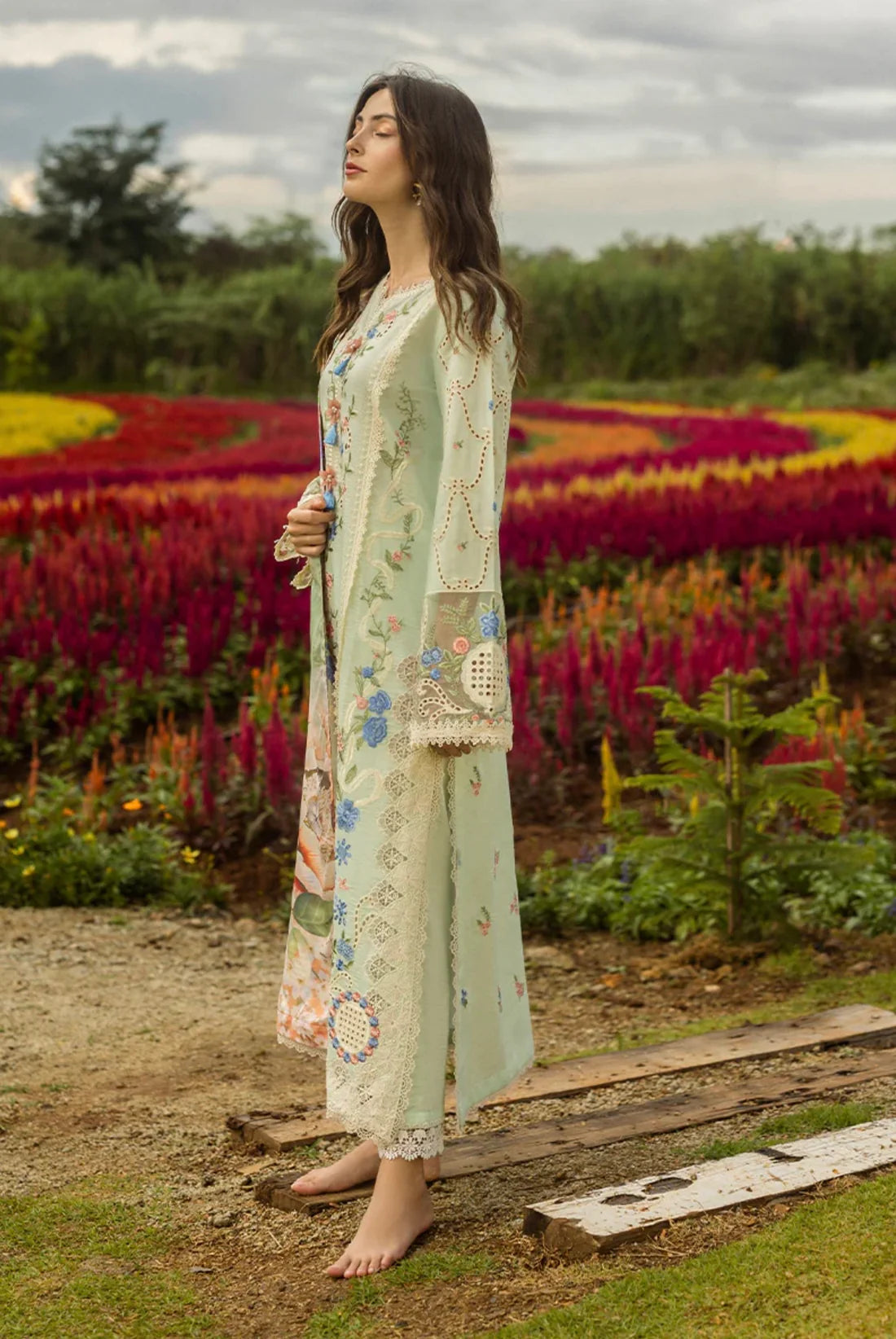 Mushq 3PC Unstitched Luxury Lawn Chikenkari Heavy Embroidered Suit