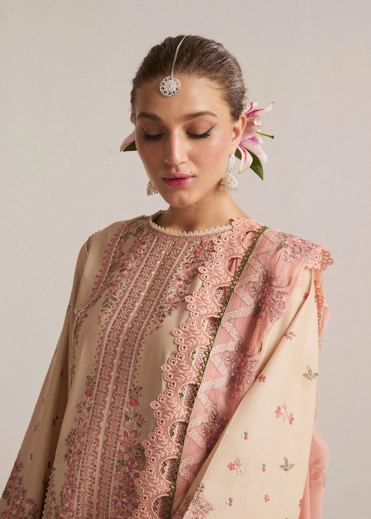 Hussain Rehar FF-003 Luxury Lawn Embroidered 3Pc Suit